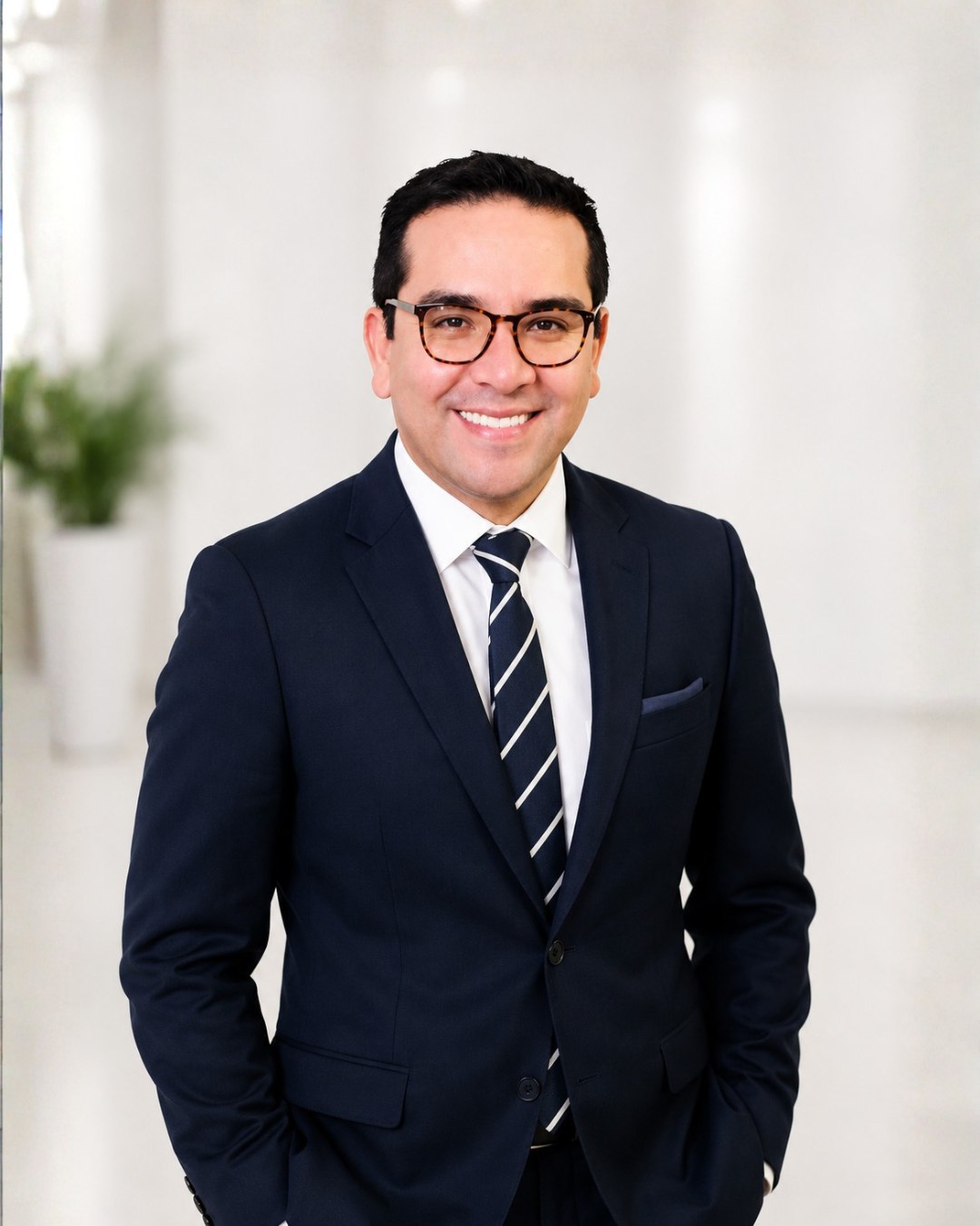 LIC. Angel Macedo